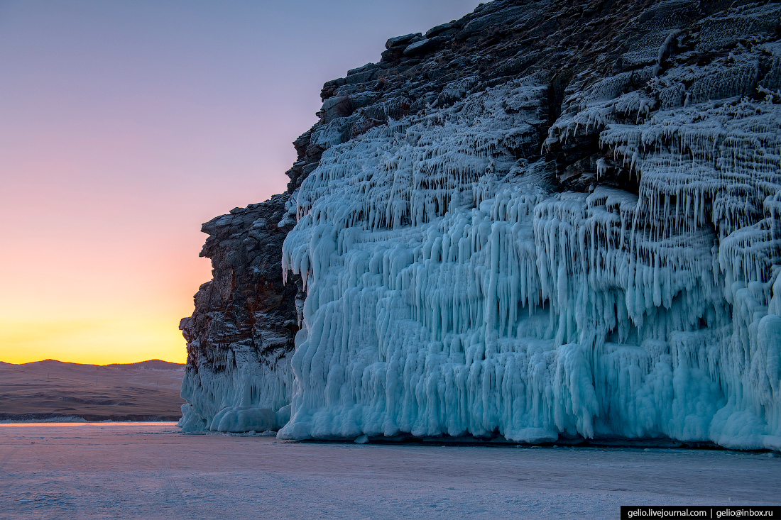 Зимний Байкал: километры прозрачного льда 