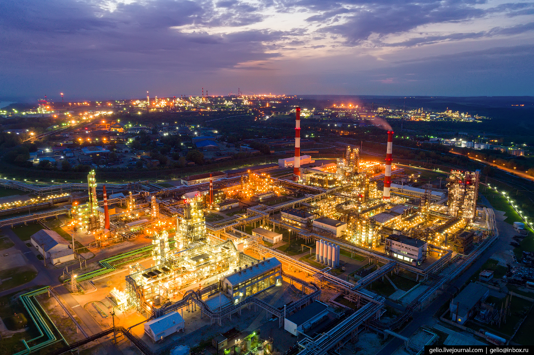 Тут делают бензин – нефтеперерабатывающий комплекс «Башнефти» в Уфе