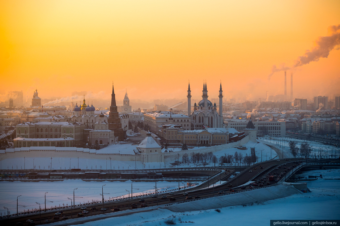 Казань зимой фото. Казань Кремль зима. Казанский Кремль зимой. Казанский Кремль Татарстан зимой. Кремлевская Казань зима.