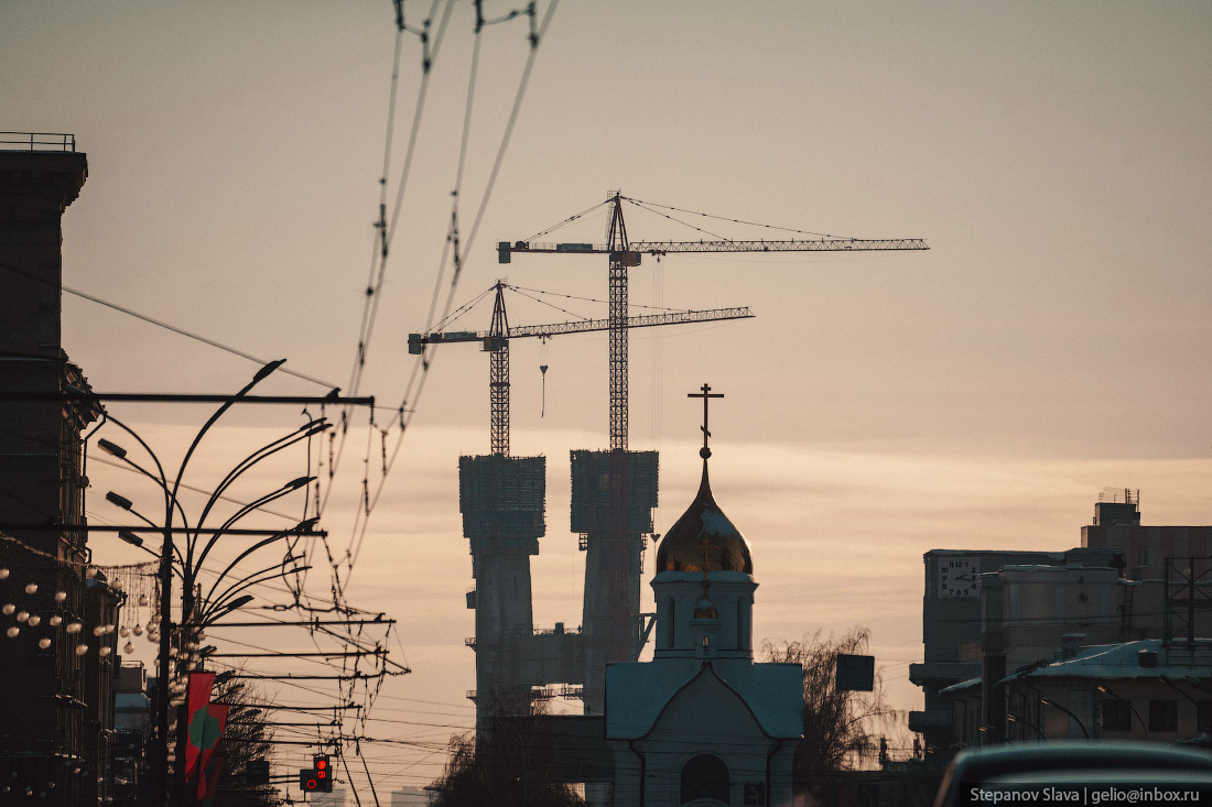 Новосибирск, строительство моста, четвёртый, центральный, пилон, вид из центра, часовня