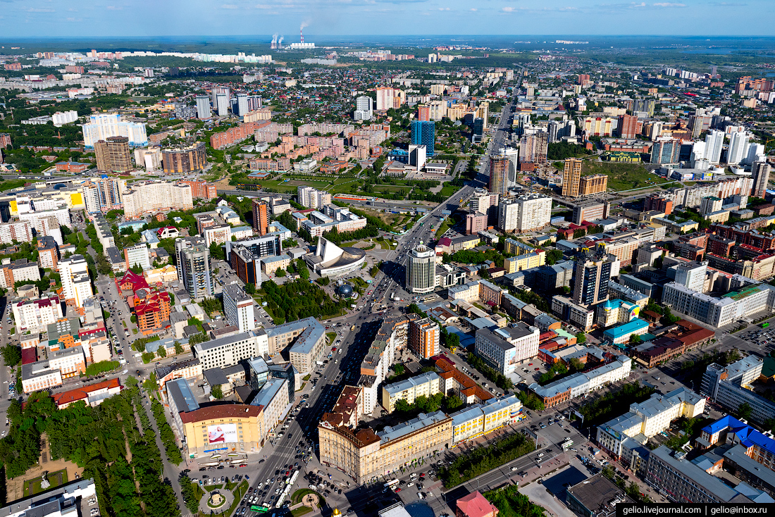 Население новосибирской. Новосибирск город миллионник. Г Новосибирск население. Население Екатеринбурга и Новосибирска. Новосибирск третий по численности город.