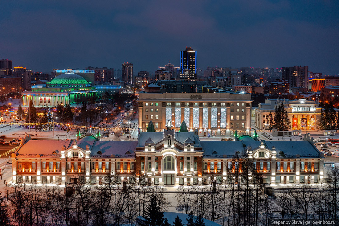 зимний новосибирск, краеведческий музей, с высоты, подсветка
