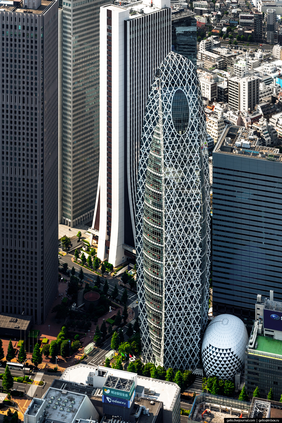 Башня кокон в Токио