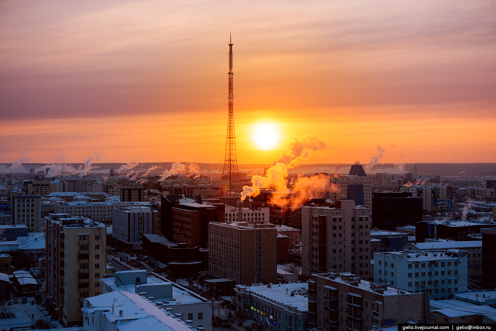 Якутия фото города. Республика Саха Якутия город Якутск. Столица Республики Саха. Город Якутск с высоты птичьего полета. Телевышка Якутска с площади Ленина.